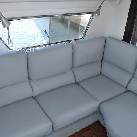 Botel Yacht Xperience *