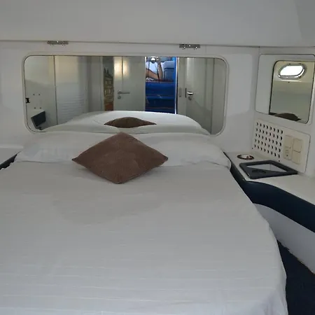 Botel Yacht Xperience *