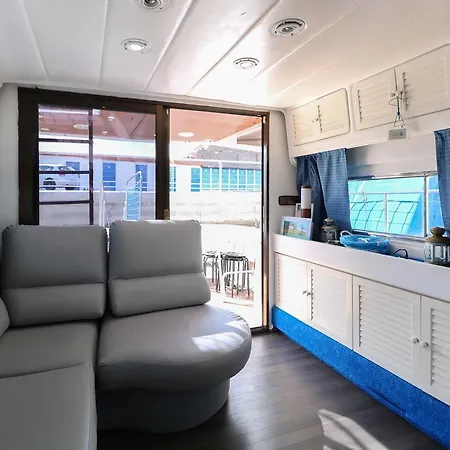 Ботель Yacht Xperience
